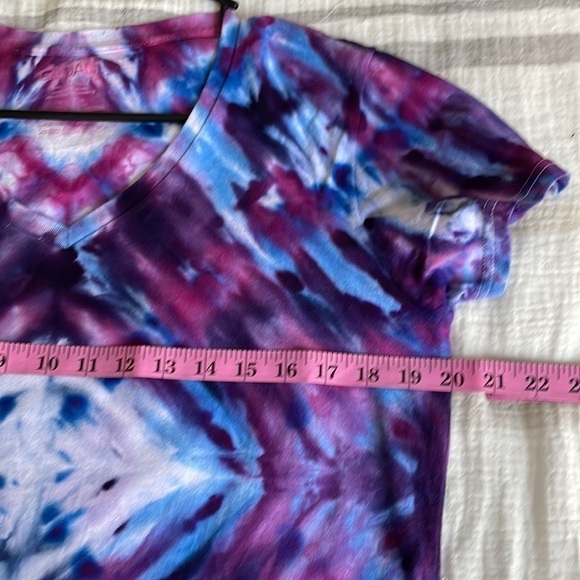 Women’s hand crafted tie dye v neck tshirt size L - Picture 6 of 6